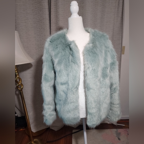 BERSHKA light green / turquoise faux fur coat - Picture 2 of 6